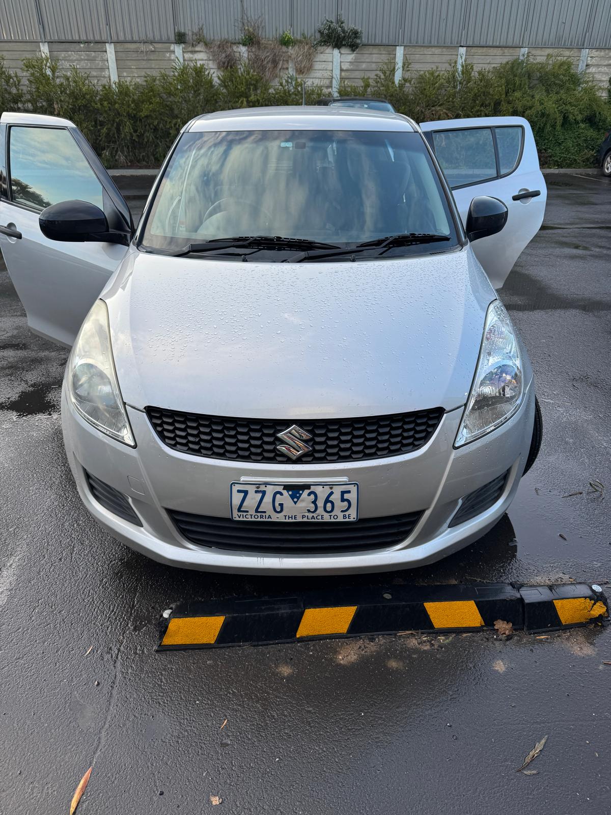 Suzuki Swift Silver rental